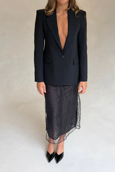 Mackinley Blazer Black by Camilla and Marc – a tailored blazer with structured shoulders and clean lines. Perfect for work or events.