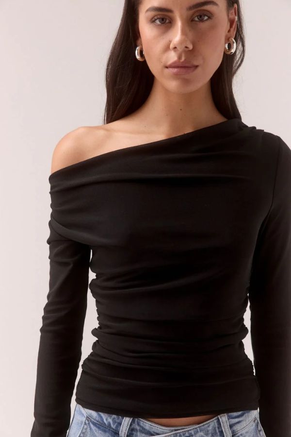 Sovere | Myriad Cowl Longsleeve Black | Girls with Gems