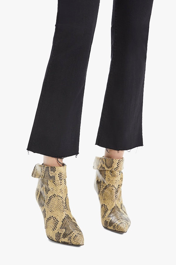 The Hustler Ankle Fray Jeans Not Guilty by MOTHER, vintage-inspired high-rise cropped bootcut in classic black denim, perfect for trendy casual looks.