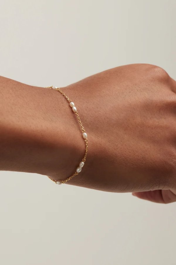 18k Gold Vermeil Serene Dreams Pearl Bracelet by By Charlotte, gold chain with baroque pearls. Perfect for layering or everyday styling.