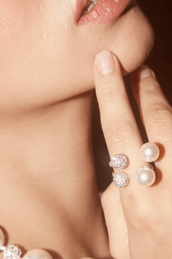 Emma Pills | Pills 'n Pearls Studs | Girls With Gems