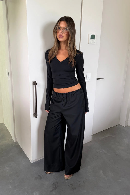 Ella Squire Long Sleeve V Neck Top Black