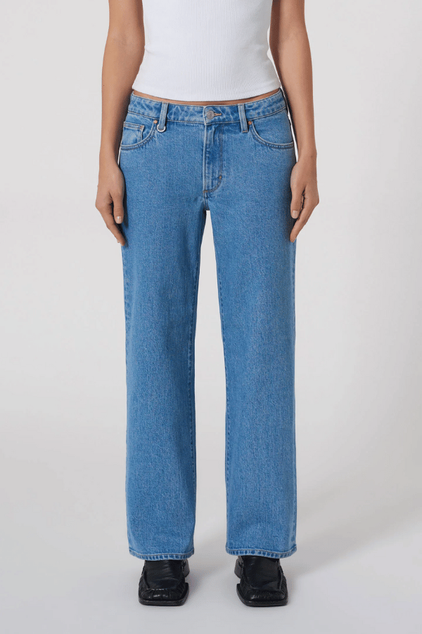 Daria Boyfriend Memoir by Neuw Denim, mid-rise relaxed boyfriend jeans with a straight leg, vintage indigo wash, comfy stretch, ideal for casual cool looks.