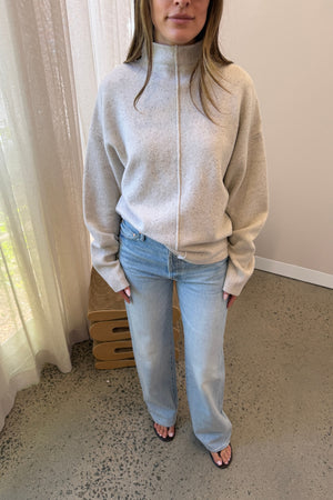 I Could Care Less Jeans by MOTHER – a slouchy low-rise jean with straight leg and faded wash. Perfect for relaxed everyday wear.