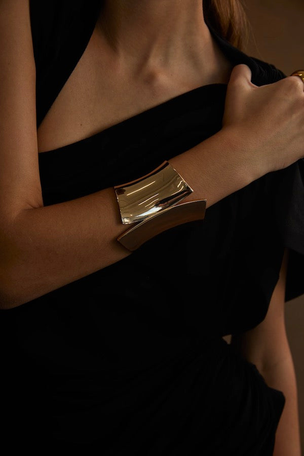 Noah The Label | Curved Cuff Gold | Girls with Gems