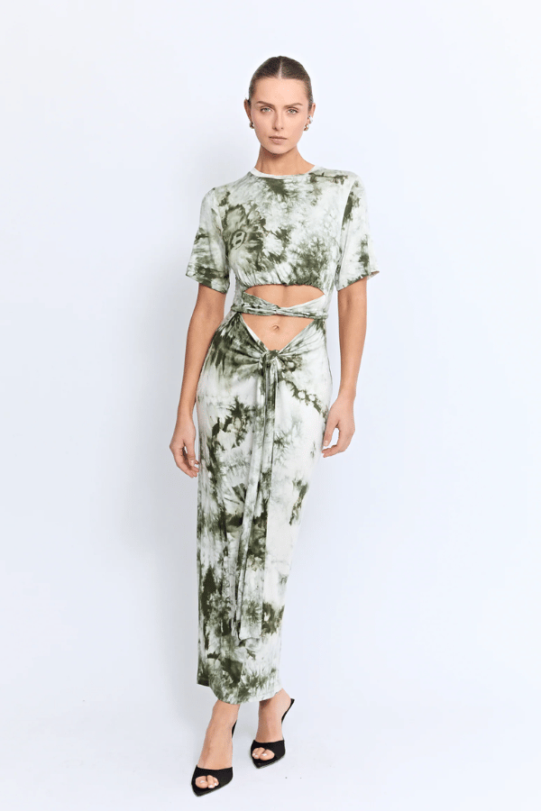 Kami Dress Earth Tie Dye by Pfeiffer – A soft midi tee dress with wrap waist ties and elastic bust, perfect for casual brunches, travel days, or effortless everyday style.