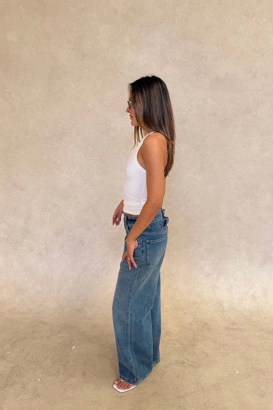Yoko Baggy Soho by Neuw Denim – an oversized low-rise jean with relaxed fit and drapey feel. Perfect for effortless styling.