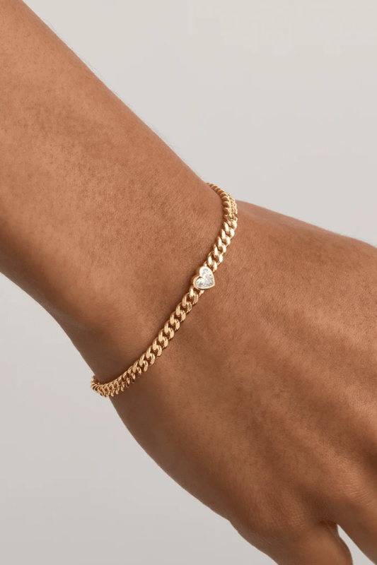 By Charlotte | 18k Gold Vermeil Radiant Heart Engravable Curb Bracelet | Girls with Gems