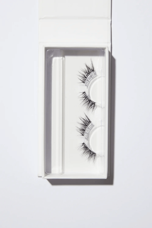 OWN Beauty Essentials | Corner Lash Medium | Girls with Gems