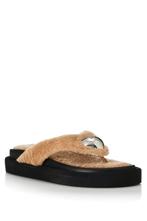 Ana Fawn Shearling by Alias Mae, a chic thong sandal in 100% leather with a soft shearling finish and silver heart detail. Features a 3.5cm heel for subtle elevation and all-day comfort. Size up if in between.