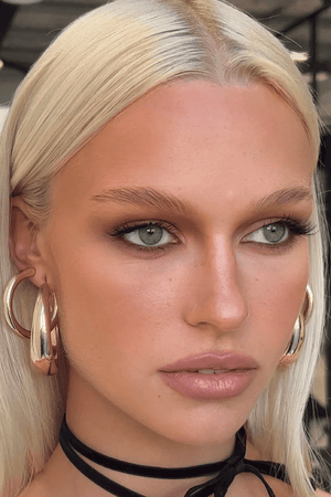 OWN Beauty Essentials | Corner Lash Medium | Girls with Gems