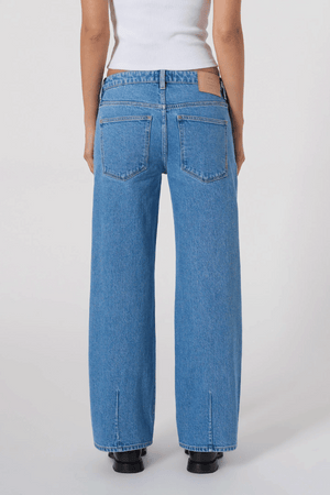 Daria Boyfriend Memoir by Neuw Denim, mid-rise relaxed boyfriend jeans with a straight leg, vintage indigo wash, comfy stretch, ideal for casual cool looks.