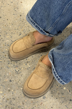 Teddy Suede Loafer Beige by Sneaky Link, cosy suede slip on loafers perfect for relaxed everyday wear