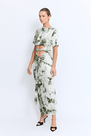 Kami Dress Earth Tie Dye by Pfeiffer – A soft midi tee dress with wrap waist ties and elastic bust, perfect for casual brunches, travel days, or effortless everyday style.