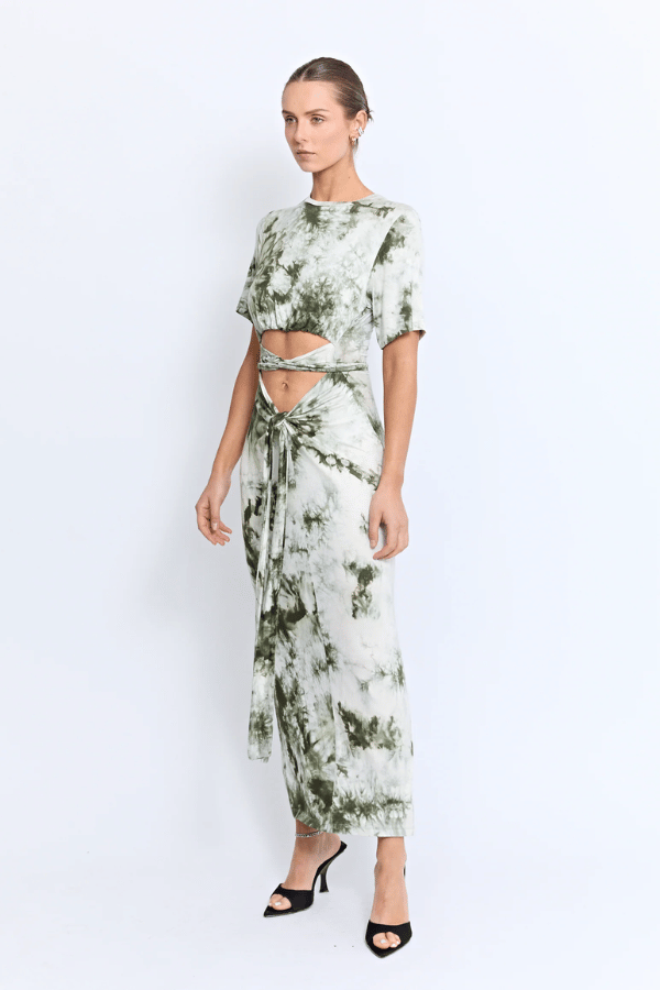Kami Dress Earth Tie Dye by Pfeiffer – A soft midi tee dress with wrap waist ties and elastic bust, perfect for casual brunches, travel days, or effortless everyday style.