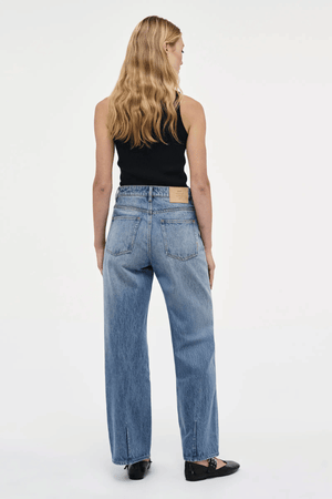 Coco Relaxed Margaux by Neuw Denim, trendy high-rise jeans with a relaxed straight-leg fit and vintage-inspired Margaux wash. Perfect for effortless style with a timeless look and modern edge.