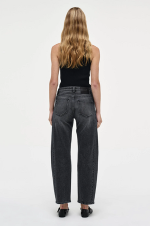 Neuw Denim | Amber Barrel Washed French Black | Girls with Gems