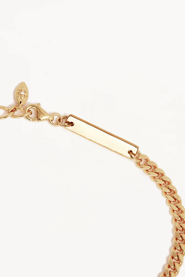 By Charlotte | 18k Gold Vermeil Radiant Heart Engravable Curb Bracelet | Girls with Gems