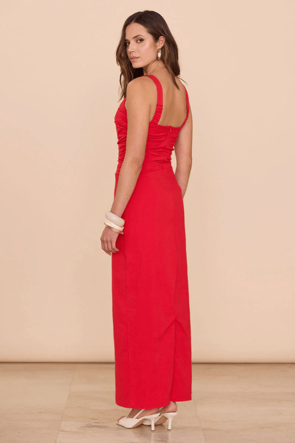 Lyric Maxi Dress Chilli by Sovere – A sleek, fitted maxi with a sweetheart neckline and internal bralette, perfect for elegant occasions and trendy evening affairs.