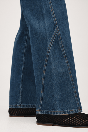 Curve Seam Jean Heritage Blue by Marle, trendy jeans made from 100% organic cotton with a flattering silhouette and distinctive seam detailing. Perfect for a chic, everyday look.