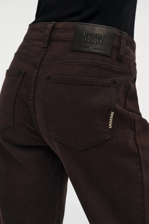Amber Barrel Sable by Neuw Denim, mid-rise slim barrel jeans in rich brown with subtle stretch for a structured yet comfortable fit.