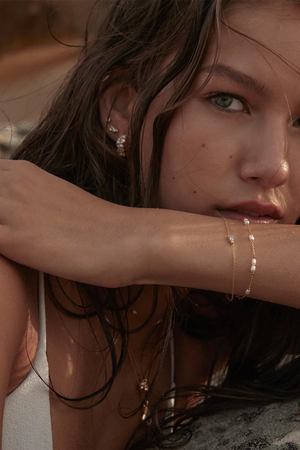 By Charlotte | 18k Gold Vermeil Gold Serene Dreams Pearl Bracelet | Girls with Gems