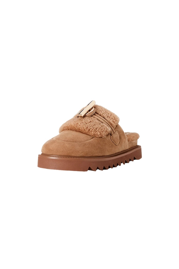 Cedar Fawn Suede/shearling by Alias Mae, slip-on shoes with 100% suede leather, real shearling lining, gold hardware, and a 2cm flatform for stylish comfort.