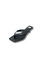 Kitty Heel Black by Sneaky Link – Stylish and comfortable kitten heel with a 4cm height, leather upper and lining, and a sleek glossy finish. Perfect for everyday wear.