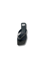 Kitty Heel Black by Sneaky Link – Stylish and comfortable kitten heel with a 4cm height, leather upper and lining, and a sleek glossy finish. Perfect for everyday wear.