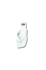 Kitty Heel White by Sneaky Link – Chic and comfortable kitten heel with a 4cm height, leather upper and lining, plus a glossy finish. A stylish must-have for any outfit.