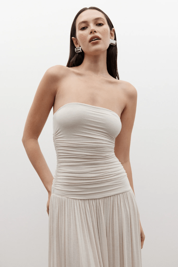 Leah Dress Baby by Bayse – A chic strapless maxi with ruched bodice and stretchy fabric for a flattering fit, ideal for formal events and elegant evenings.
