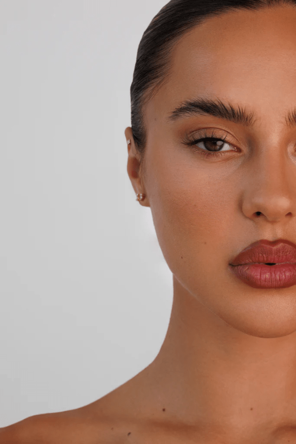 Cluster Fluffies 0.2 by OWN Beauty Essentials, natural-looking cluster lashes with C curl, fine flexible band, and subtle volume. Vegan-friendly, cruelty-free, and easy to apply.