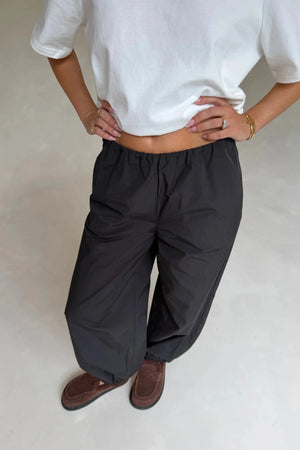 Tamara Mid Rise Balloon Pant Black