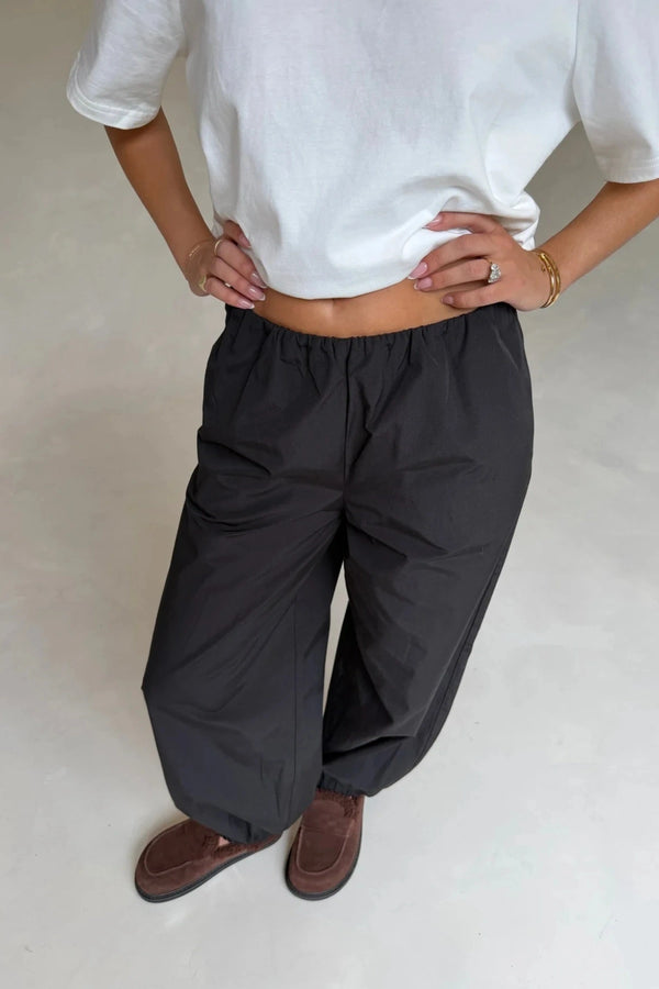 Tamara Mid Rise Balloon Pant Black