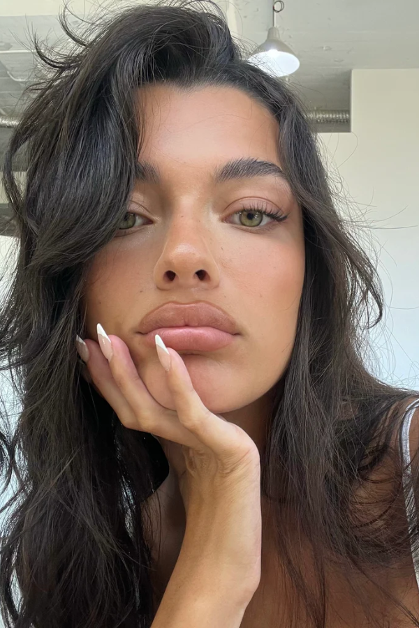 Cluster Fluffies 0.1 by OWN Beauty Essentials, cluster lashes with C curl and fine flexible band, soft vegan fibres for a voluminous effect, lightweight and beginner-friendly.