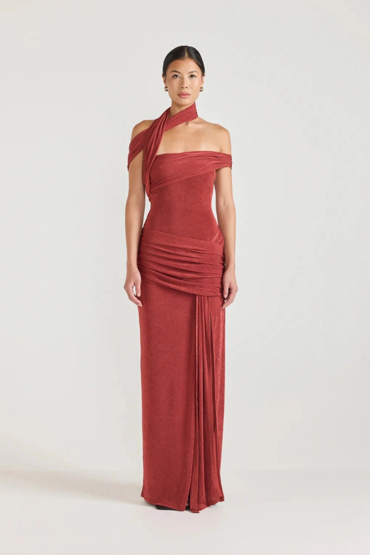 Addonia Dress Sangria by Tojhà, off-shoulder jersey maxi with wrap bust, hip tie and leg split, a trendy piece perfect for evenings or statement events.