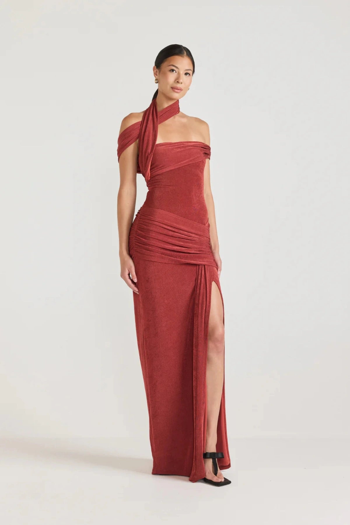Addonia Dress Sangria by Tojhà, off-shoulder jersey maxi with wrap bust, hip tie and leg split, a trendy piece perfect for evenings or statement events.