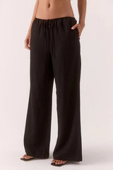 Aine Pants Black by Sovere – relaxed crinkle pants with a drawstring waist, straight leg, and pockets. Perfect for easy daily wear.