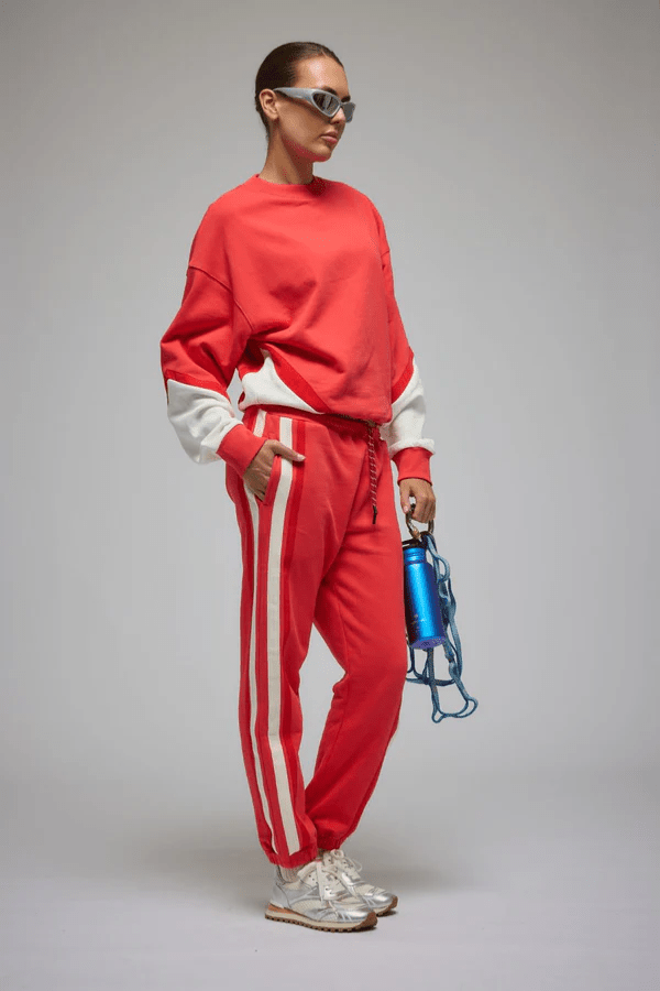 Splice Sweatshirt Coral by Araminta James, crafted from ultra-soft brushed fleece, features an oversized silhouette, contrast white paneling, and ribbed hem and cuffs for a sporty yet relaxed fit.








Splice Sweatshirt Coral by Araminta James, crafted from ultra-soft brushed fleece, features an oversized silhouette, contrast white paneling, and ribbed hem and cuffs for a sporty yet relaxed fit.