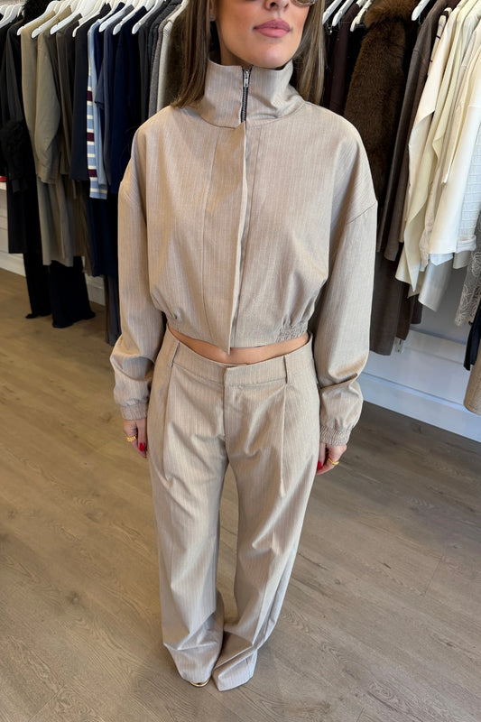Zena Manstyle Pant Beige by Pfeiffer – wide leg pinstripe tailored trousers with relaxed menswear-inspired fit.