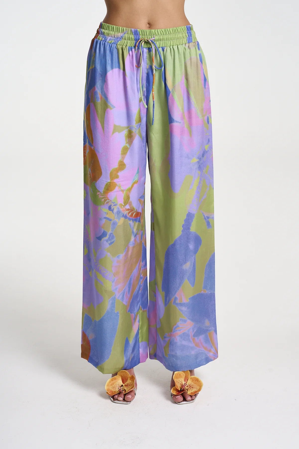 Wide Leg Pant – Bananas by Summi Summi, a flowy printed pant with drawstring waist. Perfect for summer lounging or beach days.