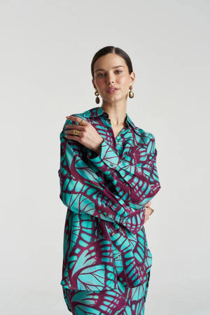 Boss Long Sleeve Jade Butterfly by Summi Summi – printed long sleeve shirt in signature butterfly print with relaxed fit.