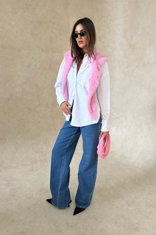 Boston Shirt White by Sneaky Link – an oversized cotton poplin shirt with button front. Perfect for effortless everyday styling.