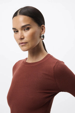 Brooklyn Top Rust by Mossman - ribbed jersey top with thumbhole sleeves and fitted shape, designed for elevated everyday styling.
