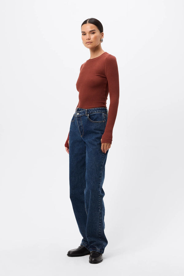 Brooklyn Top Rust by Mossman - ribbed jersey top with thumbhole sleeves and fitted shape, designed for elevated everyday styling.
