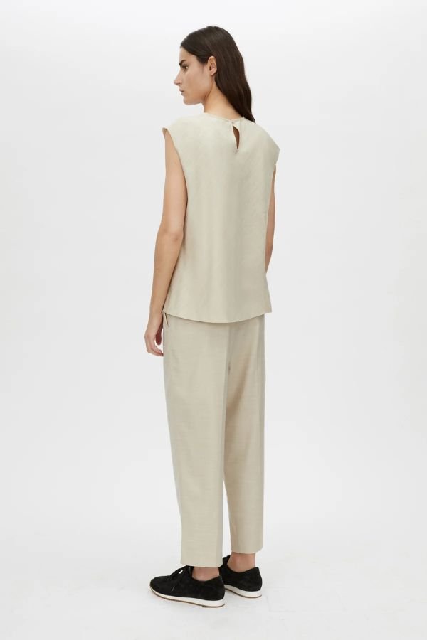 Vector Crop Pant in Oat Melange by Camilla and Marc, cropped suiting pants with elastic waistband, pintuck detail, and slanted pockets.