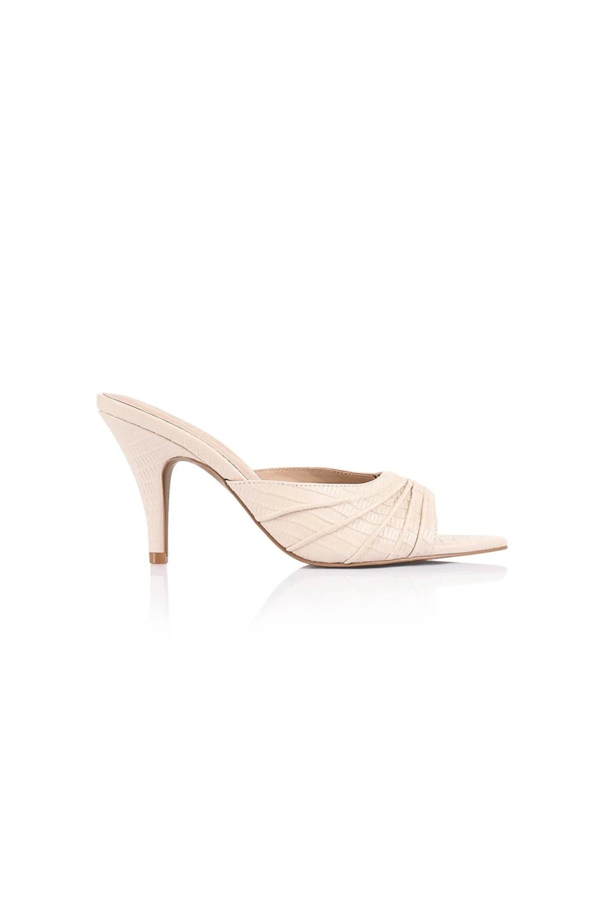 Carrie Mule by Lana Wilkinson, ivory lizard-embossed leather heel with gathered pleats and pointed toe. Perfect for sleek styling.