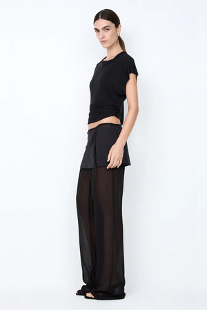 ChatGPT said:

Winnie Cut Out Tee by Bec + Bridge, a sleek mesh top with gathered neckline, circular back cutout, and draped cowl for modern feminine flair.