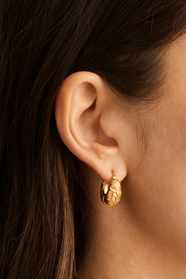 By Charlotte | 18k Gold Vermeil Entwined Hoops | Girls With Gems