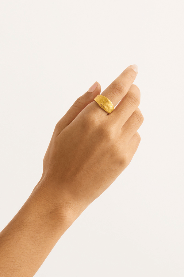 By Charlotte | 18k Gold Vermeil Woven Light Ring | Girls With Gems